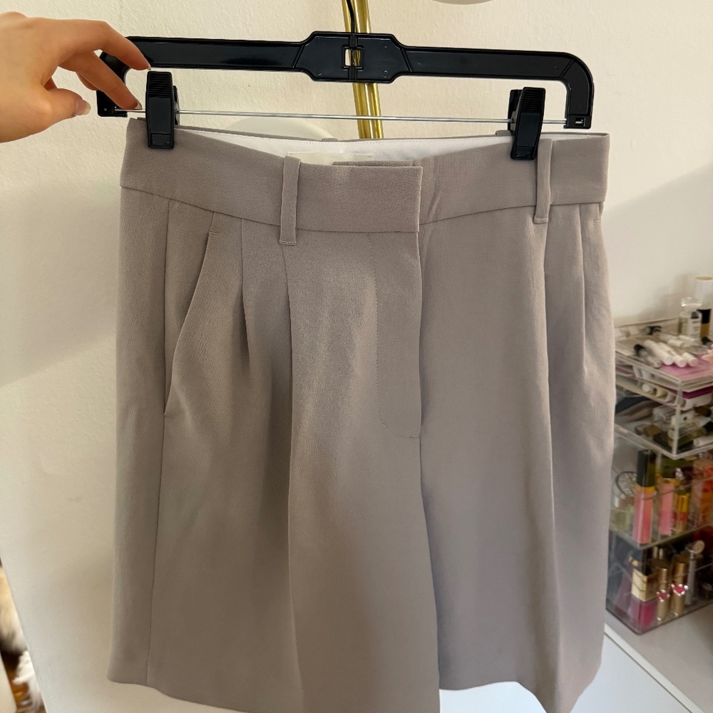 Aritzia effortless shorts